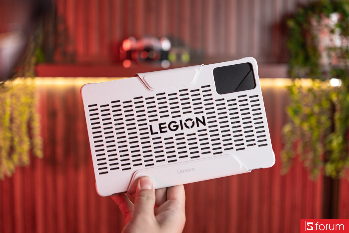 Trên tay Lenovo Legion Tab Gen 3 ốp lưng nắp gập