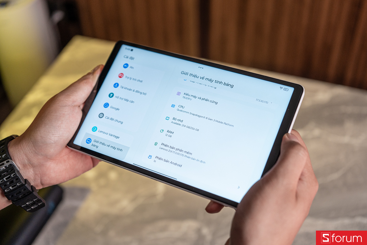 Trên tay Lenovo Legion Tab Gen 3 thông số