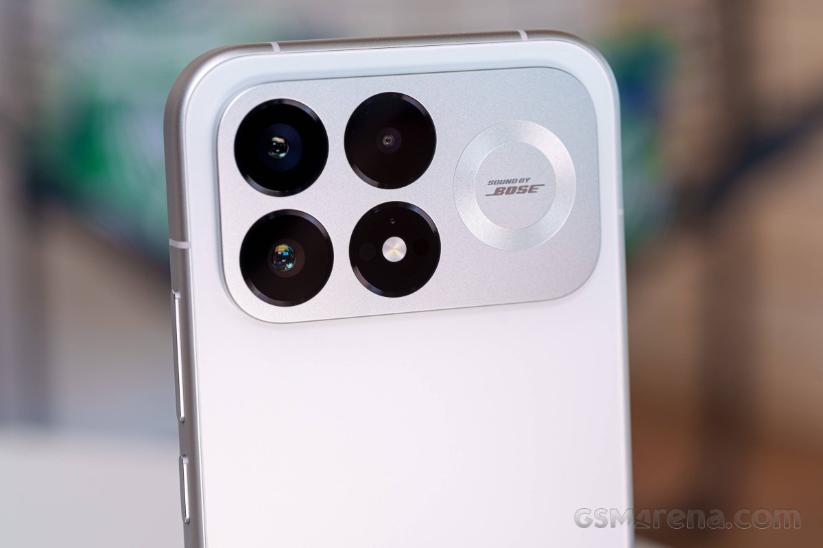 Trên tay POCO F9 Pro cụm camera