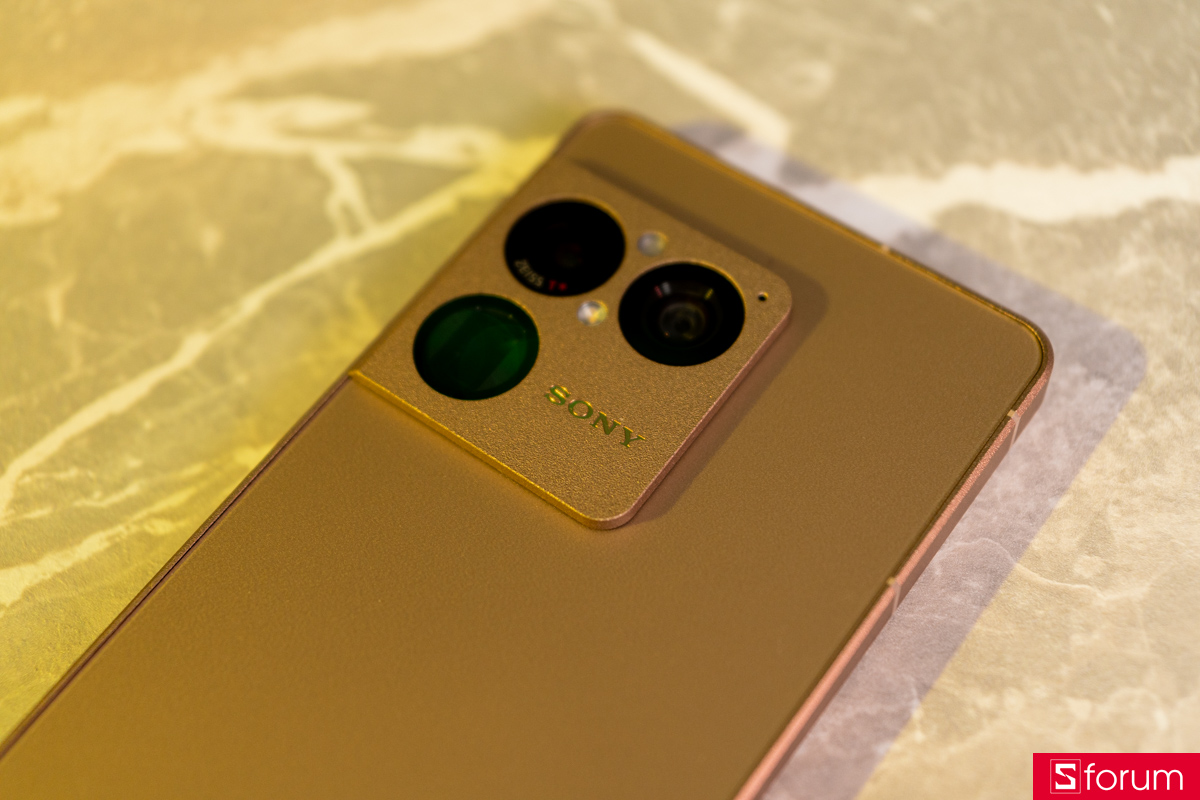 Trên tay Sony Xperia 1 VIII thiết kế cam