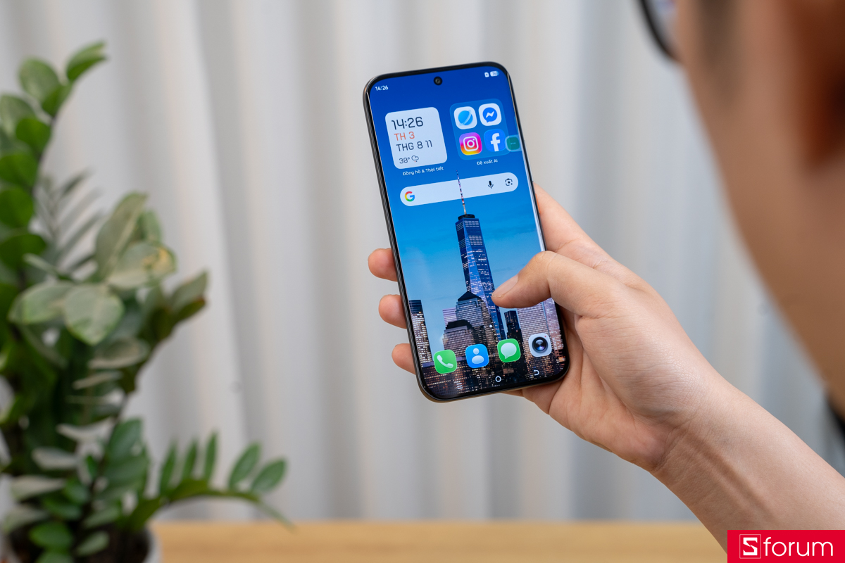 Đánh giá TECNO POVA Curve 2 5G mặt trước