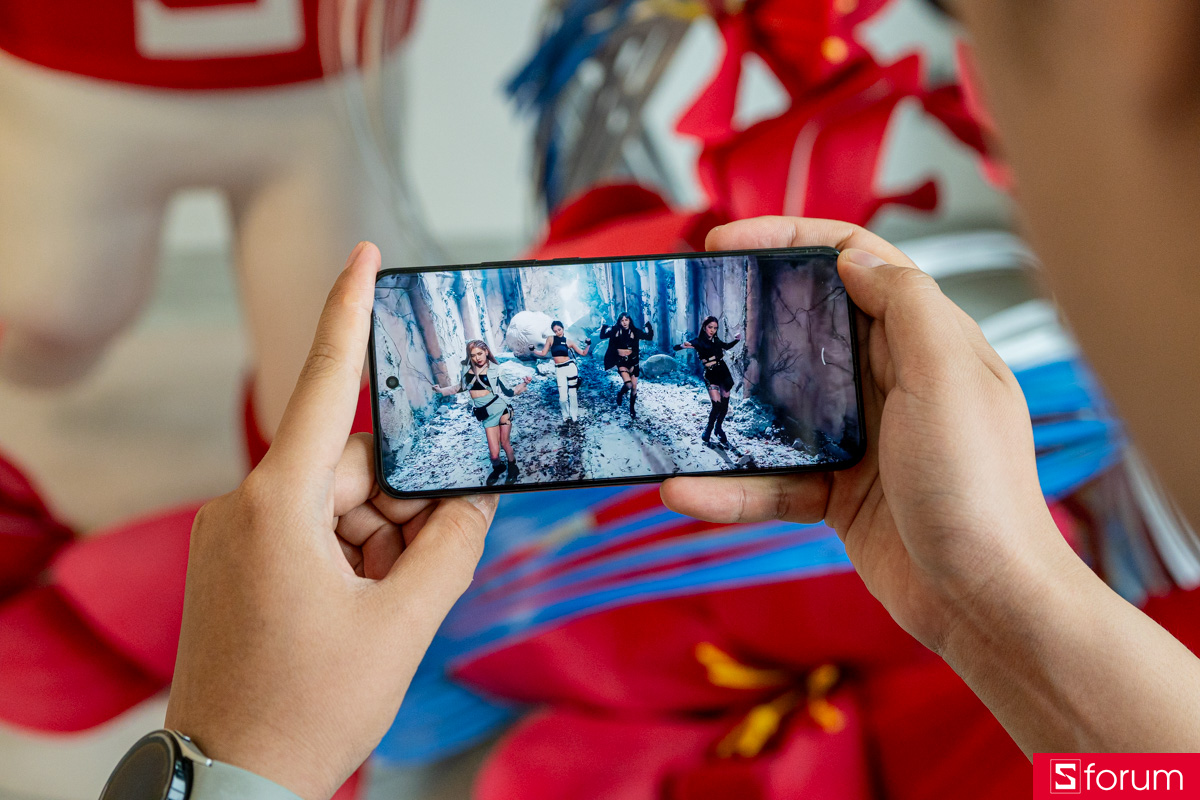 Xiaomi 15 Ultra sau một năm màn hình