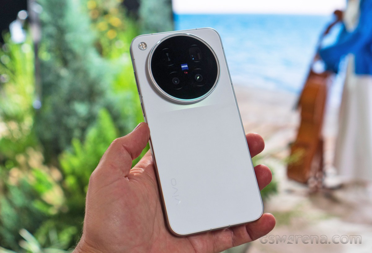 Cận cảnh vivo X500 Pro Max cầm máy
