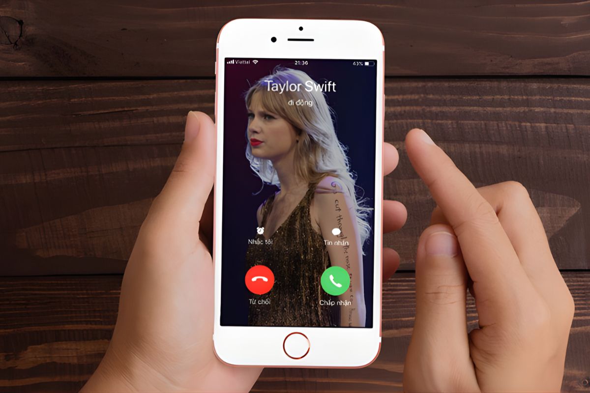 Từ chối cuộc gọi iPhone khi mở màn hình (Vuốt lên)