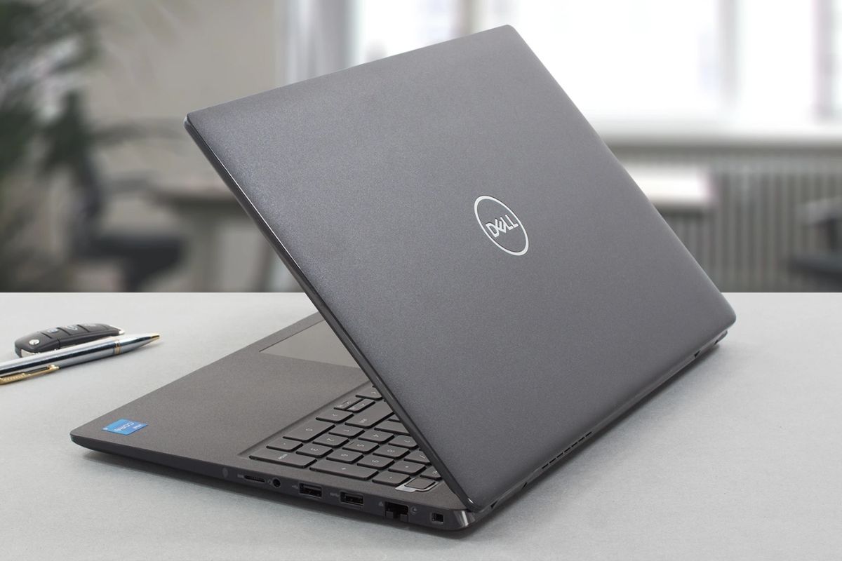 Latitude Series 3000