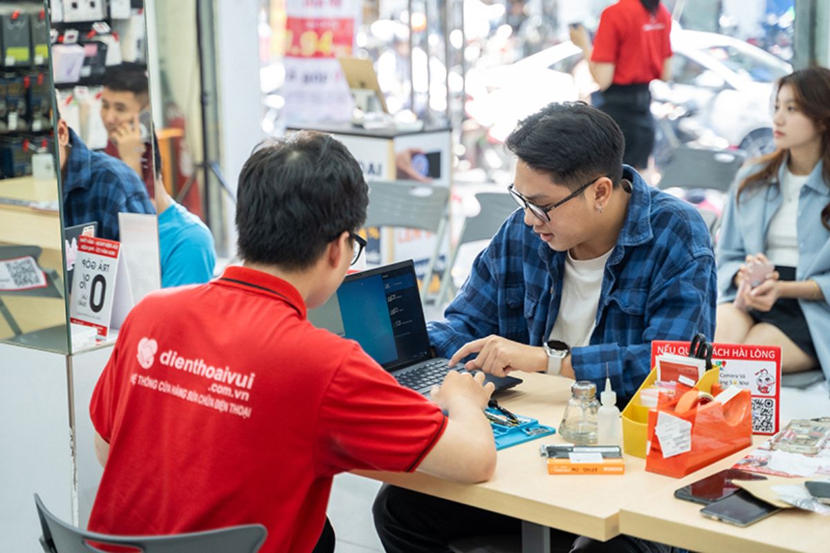 Mang đến trung tâm sửa chữa nếu là lỗi màn hình vật lý