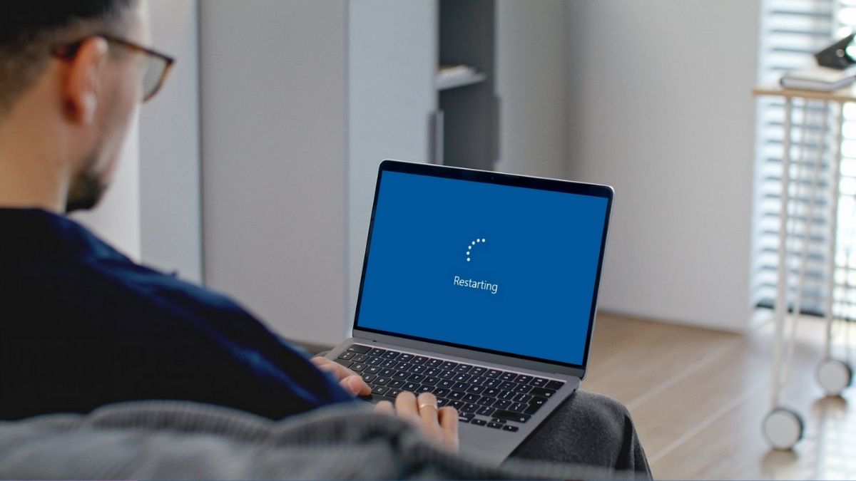 9 Cách khắc phục laptop bị treo Restarting đơn giản