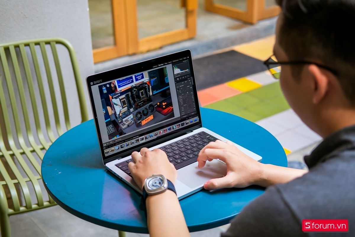 MacBook Pro 14 M4 là mẫu Notebook laptop cao cấp