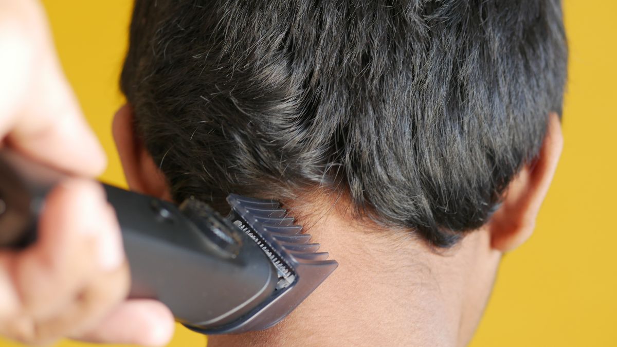 Có nên mua tông đơ cắt tóc về cắt tại nhà không?