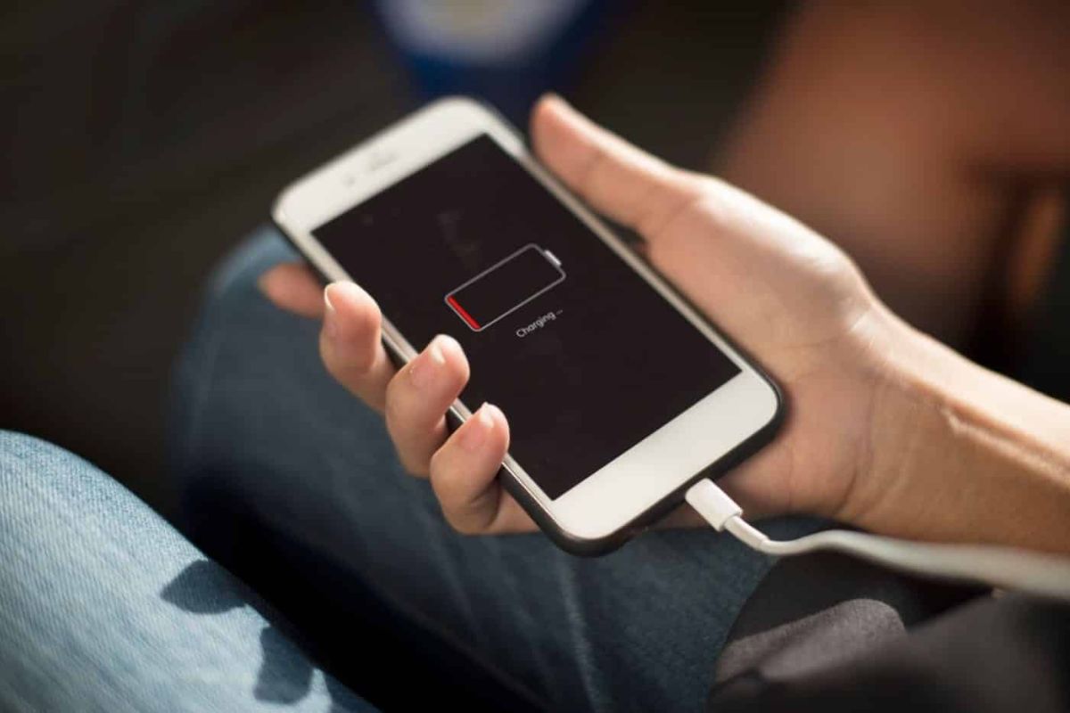 Tậu iPhone mới về liệu bạn đã nắm được cách sạc pin iPhone đúng cách chưa? 4