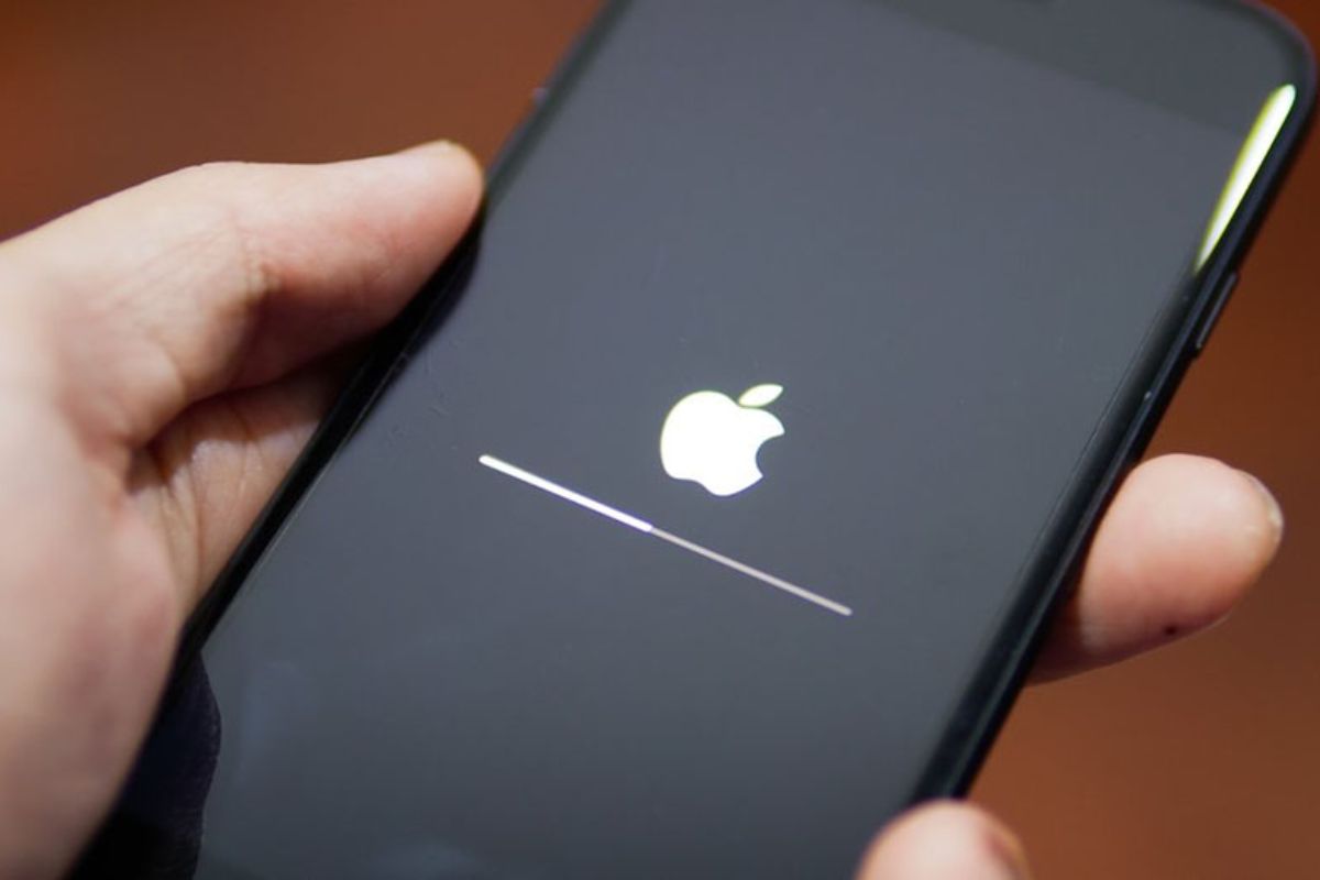 Tậu iPhone mới về liệu bạn đã nắm được cách sạc pin iPhone đúng cách chưa? 8
