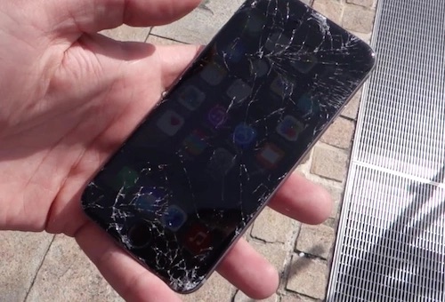 Độ bền của smartphone khi bị rơi vẫn là một câu hỏi đầy thú vị