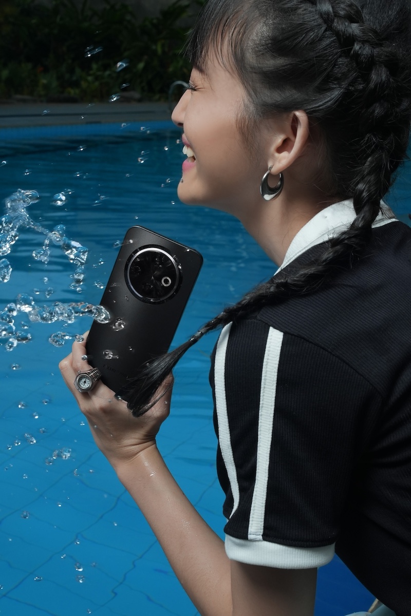 Dù là một thiết bị giá rẻ, Spark 30C vẫn được trang bị kháng nước IP54