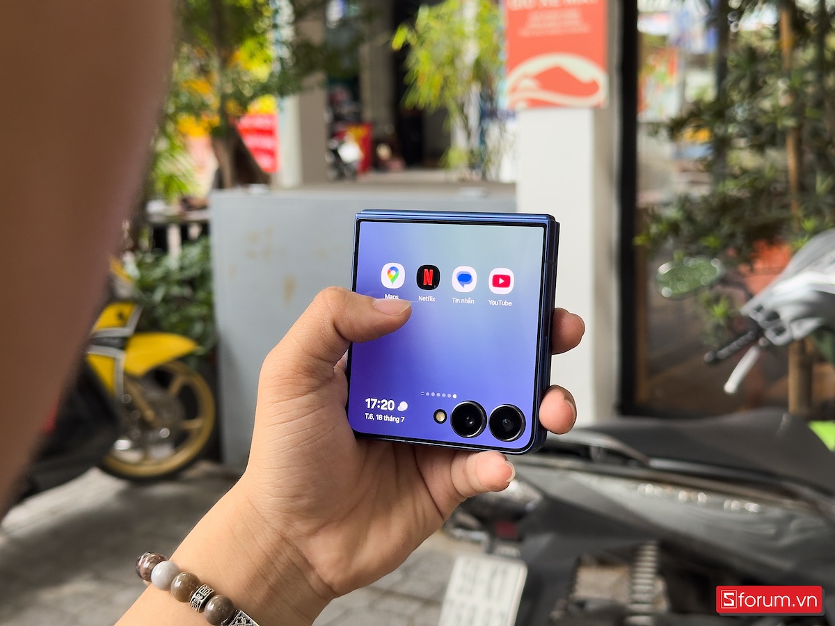 Đánh giá màn hình của Samsung Galaxy Z Flip7