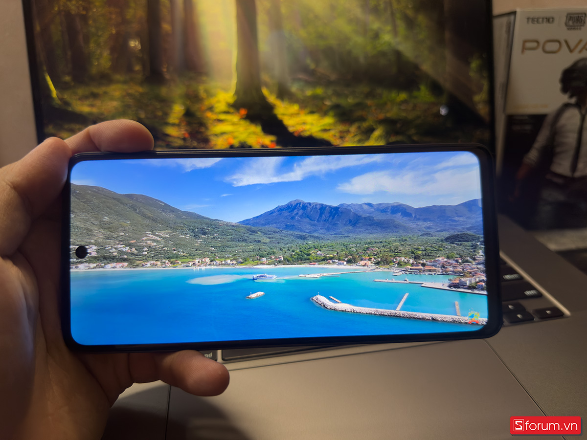 Màn hình của Tecno Pova 7