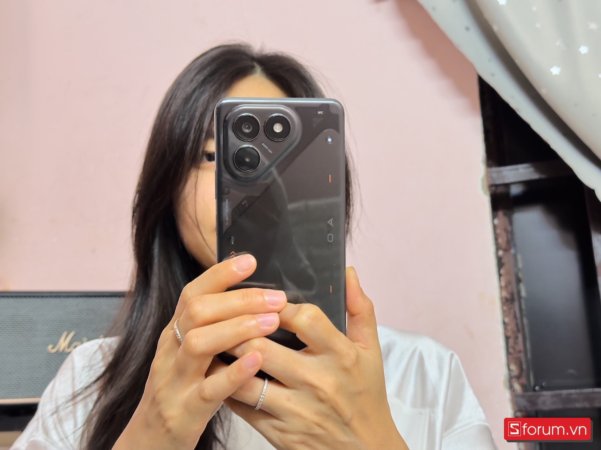 thiết kế của Tecno Pova 7