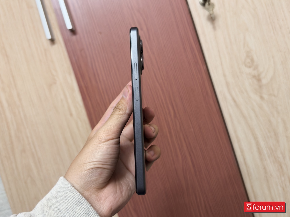 thiết kế của Tecno Pova 7