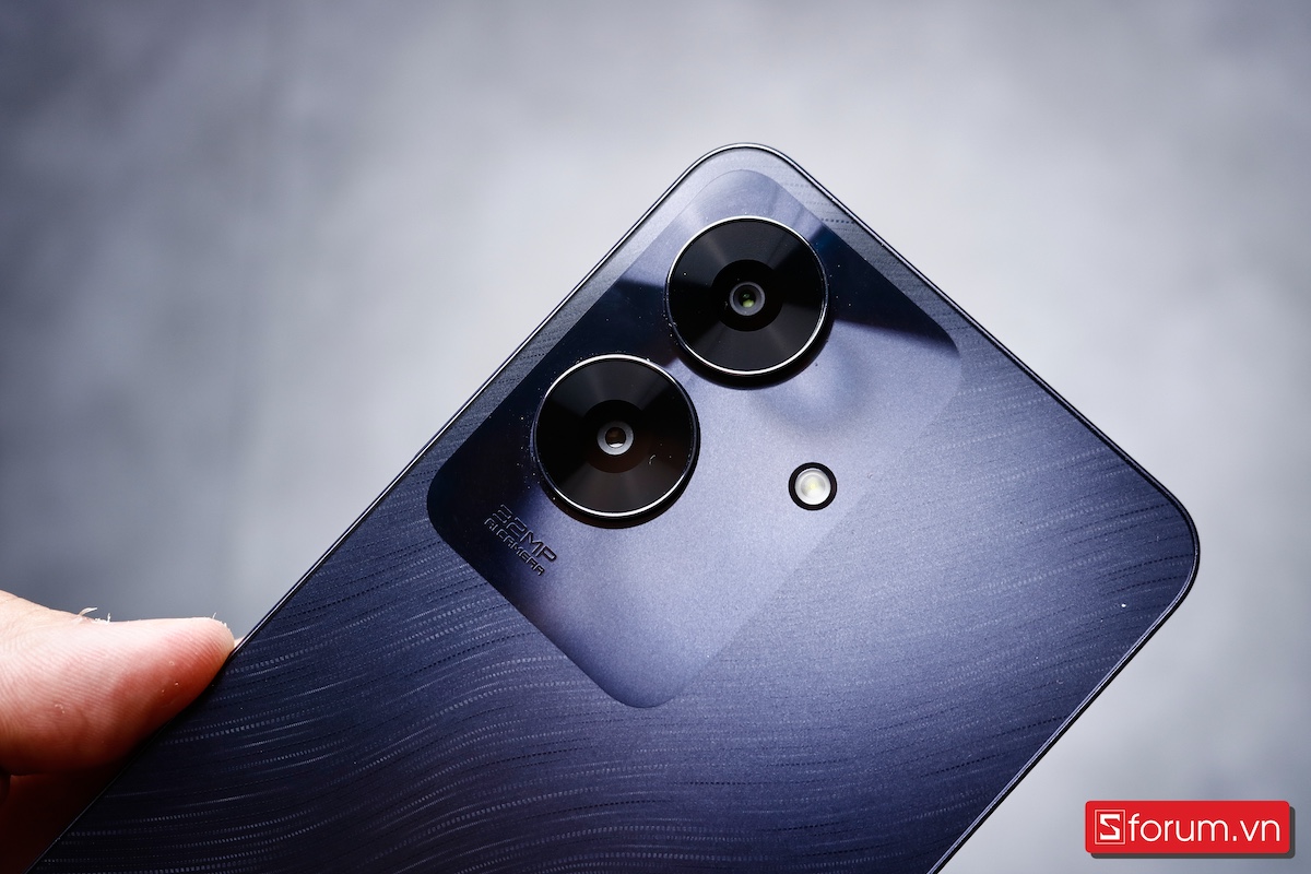 hiệu ứng đồng tâm trên cụm camera của realme Note 60