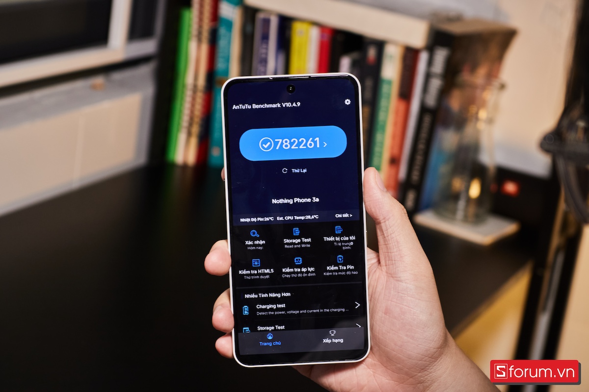 trên tay cấu hình của Nothing Phone 3A