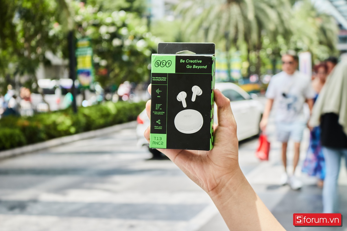 hộp của QCY T13 ANC2