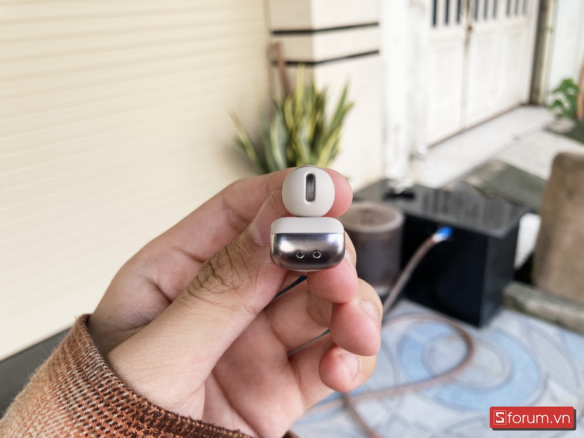 Trên tay thiết kế tai nghe Shokz OpenDots ONE,