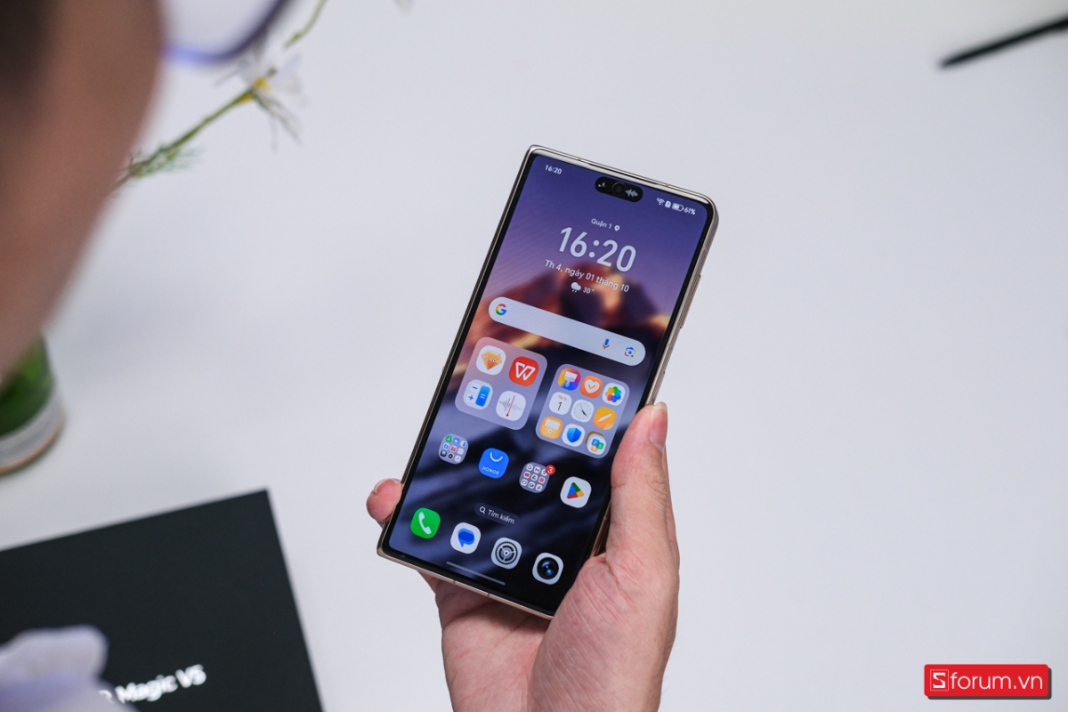 So sánh Honor Magic V5 vs Samsung S25 Ultra về màn hình