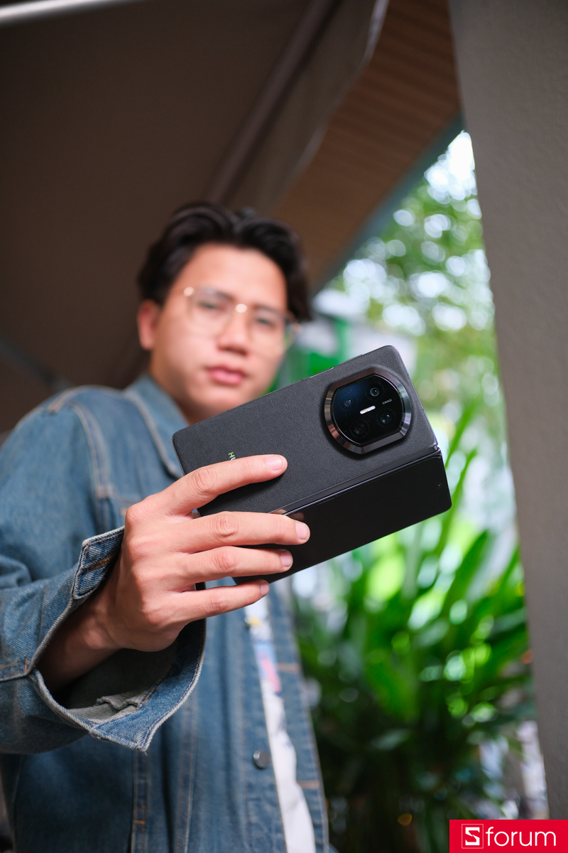 Trên tay Huawei Mate X7