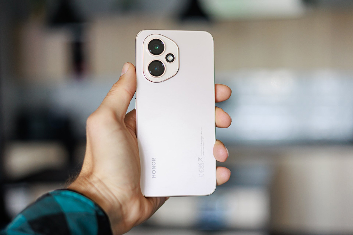 So sánh Honor 400 vs iPhone 14 về thiết kế