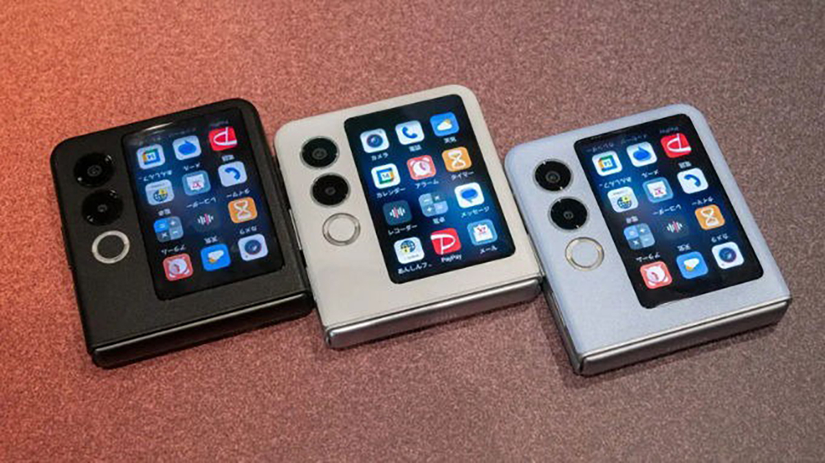 Điện thoại có màn hình phụ lớn hơn khá nhiều so với thế hệ trước