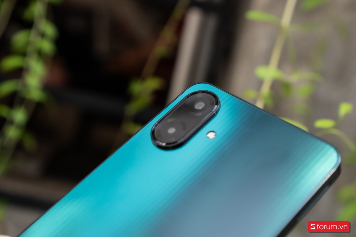 Trên tay Galaxy A07 cho thấy cụm camera sau