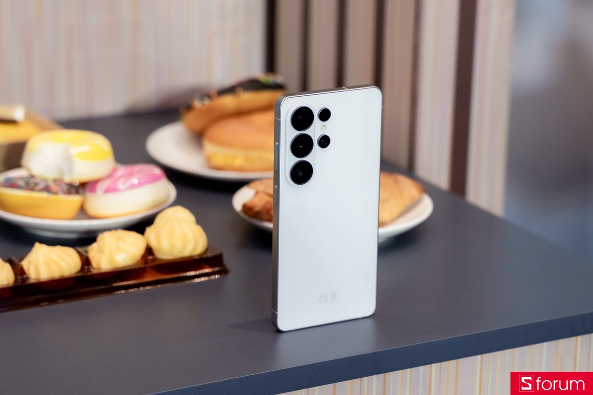 So sánh Samsung Galaxy S26 Ultra và iPhone 16 Pro Max