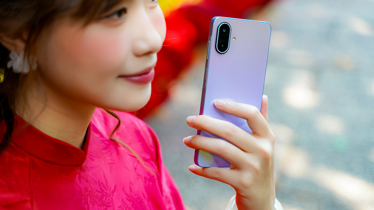 Trên tay Samsung Galaxy A07 5G: Thiết kế trẻ trung, hiệu năng mạnh mẽ với Dimensity 6300, pin 6000 mAh, giá 4.39 triệu Trên tay Samsung Galaxy A07 5G: Thiết kế trẻ trung, hiệu năng mạnh mẽ với Dimensity 6300, pin 6000 mAh, giá 4.39 triệu