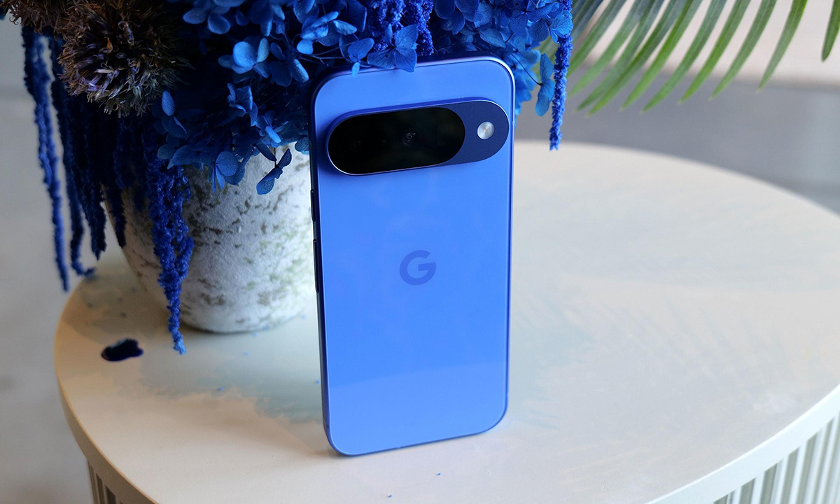 So sánh Google Pixel 10 Pro XL vs iPhone 16 Pro Max về thiết kế