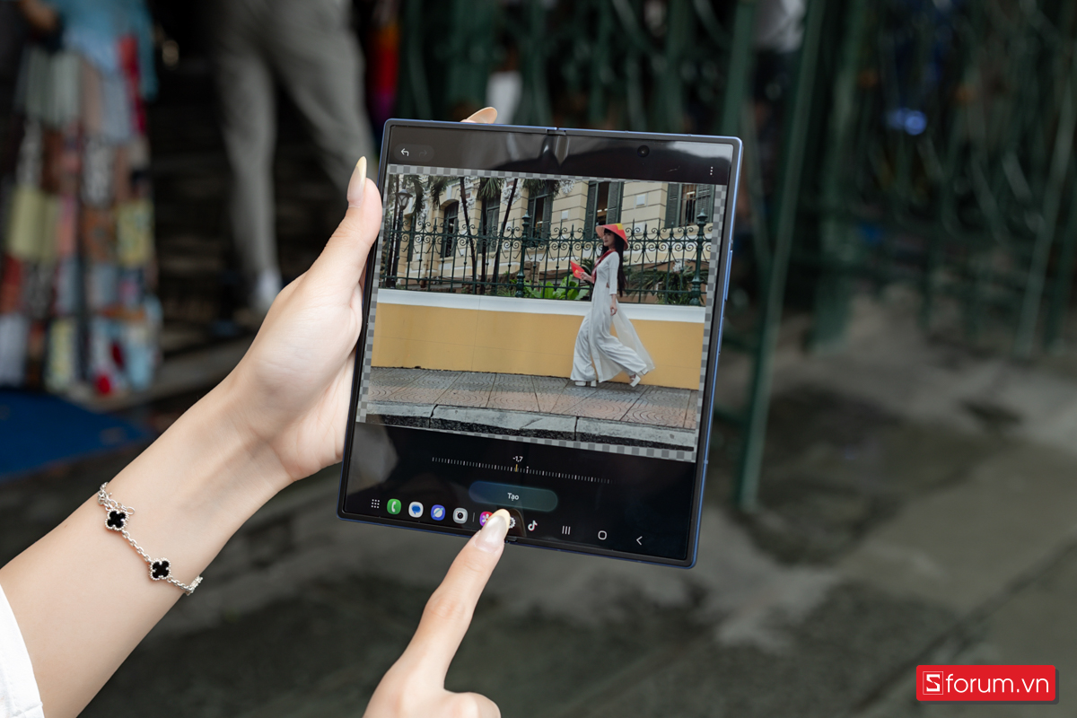 Gập mở khoảnh khắc cùng Galaxy Z Fold7