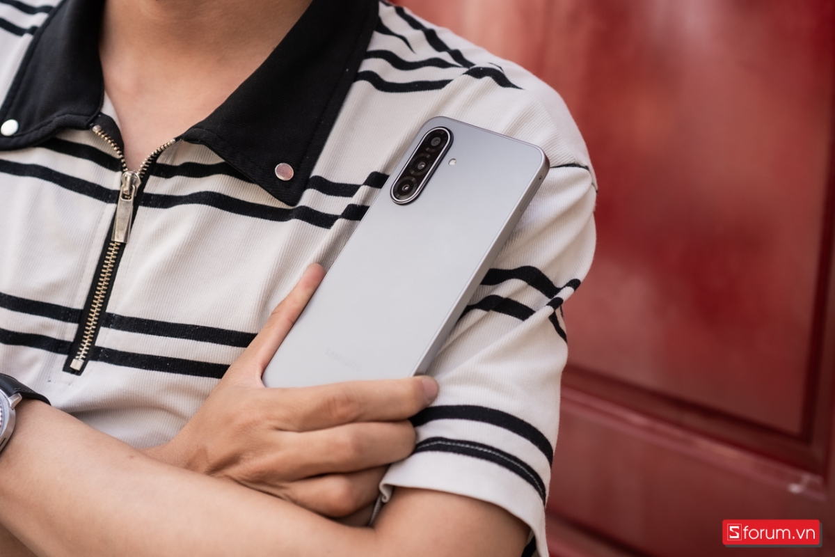 So sánh Xiaomi Redmi 15 5G vs Samsung Galaxy A17 5G