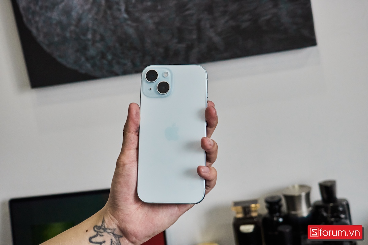 So sánh Xiaomi 15T với iPhone 15 