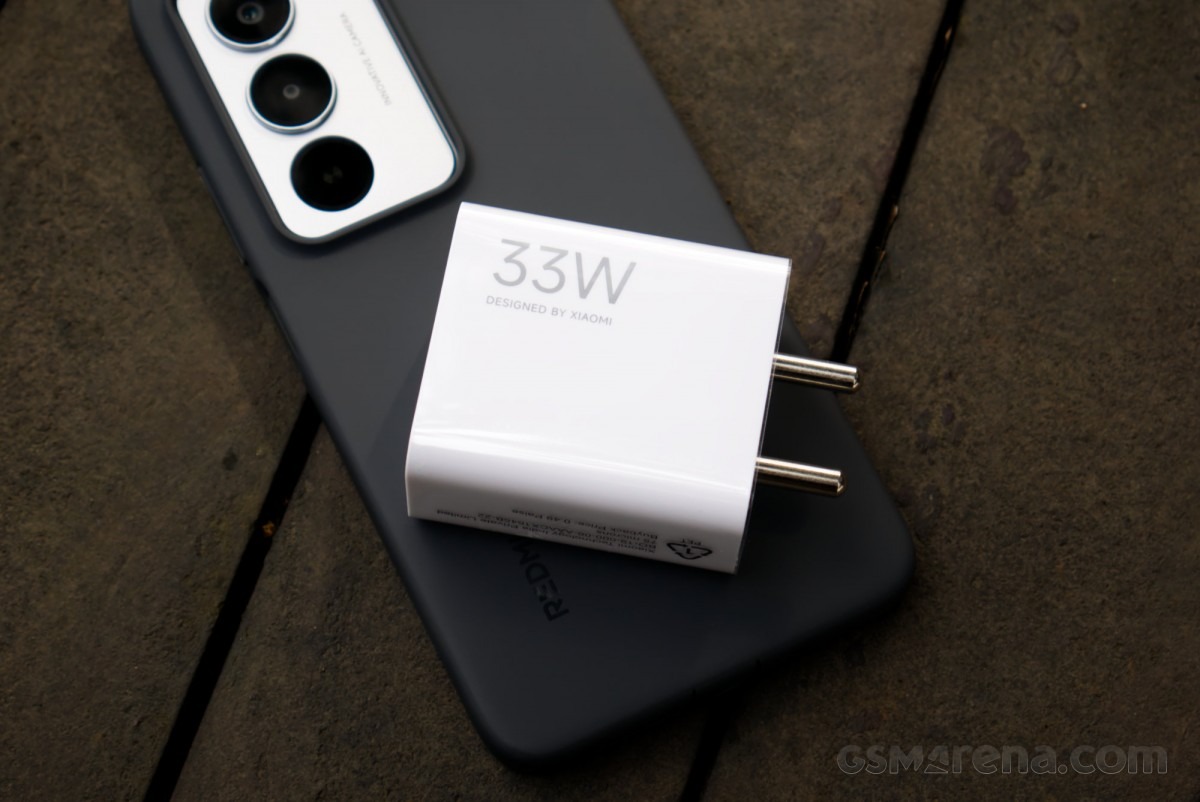 So sánh Xiaomi Redmi 15 5G vs Samsung Galaxy A17 5G về pin và sạc