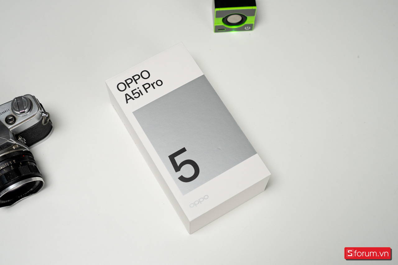 OPPO A5i Pro có thiết kế hộp tối giản