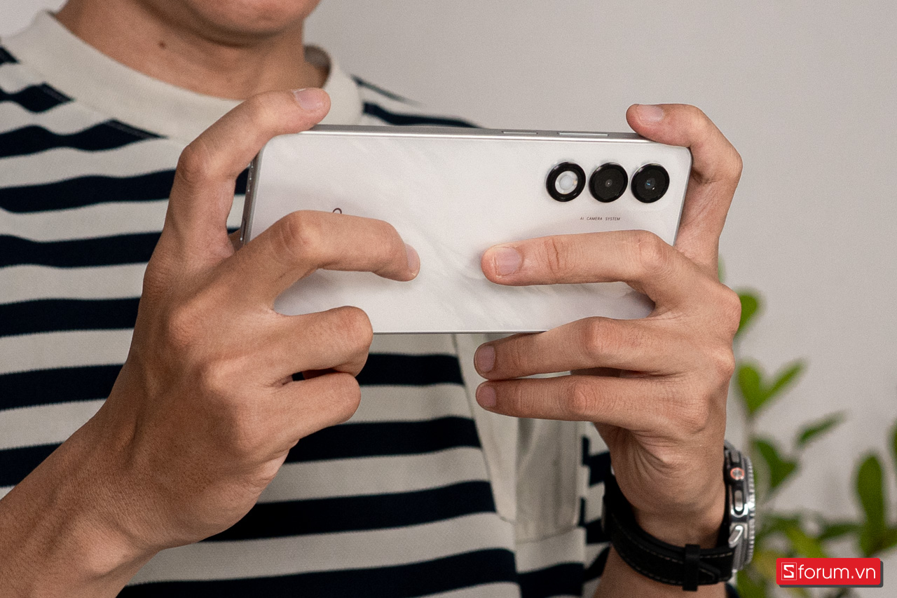 Hệ thống camera của OPPO A5i Pro khá đầy đủ