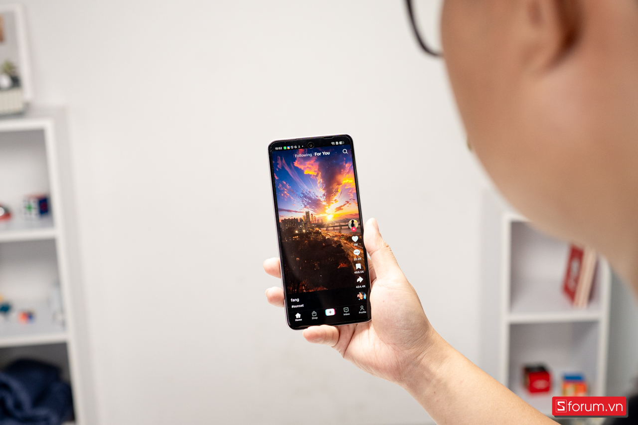 OPPO A5i Pro sở hữu màn hình LCD độ phân giải HD+