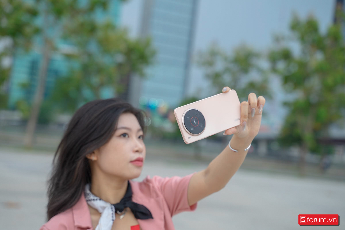 Bạn hoàn toàn có thể sử dụng Nubia V70 Max lên đến 2 ngày nếu chỉ dùng với các tác vụ cơ bản