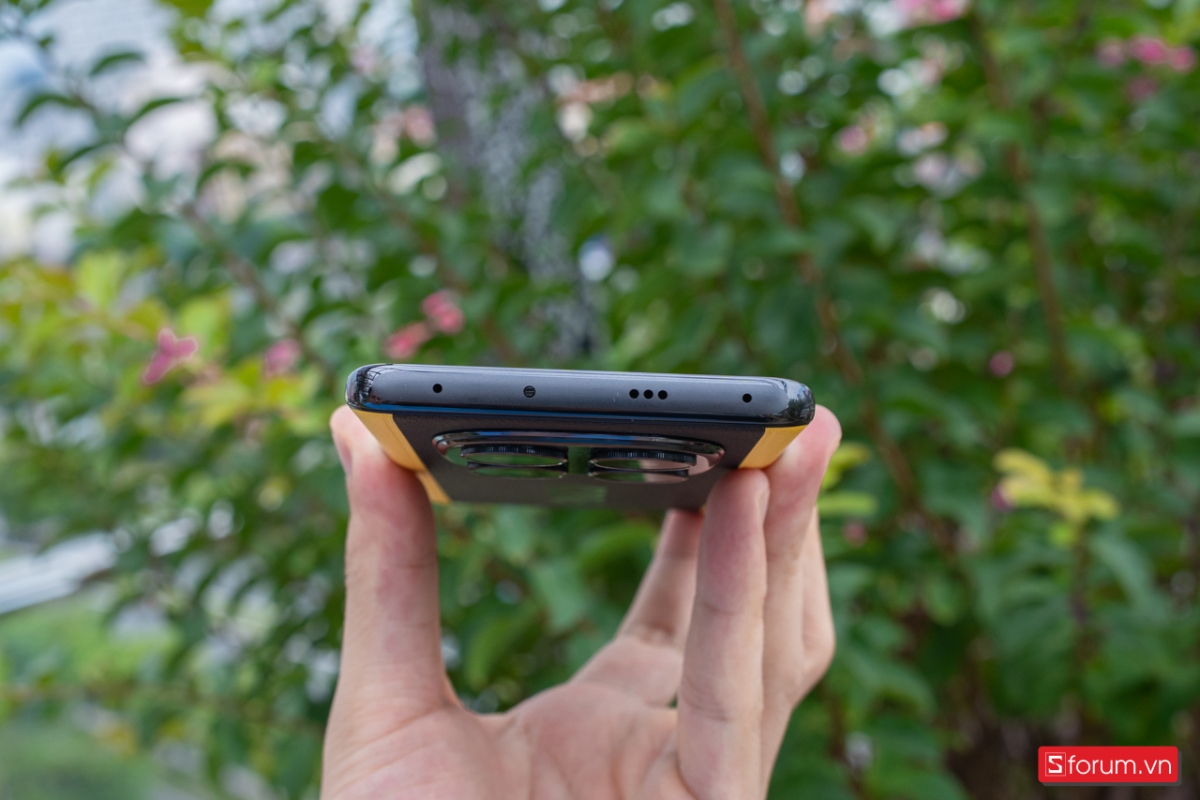 Cạnh trên của Xiaomi POCO X7