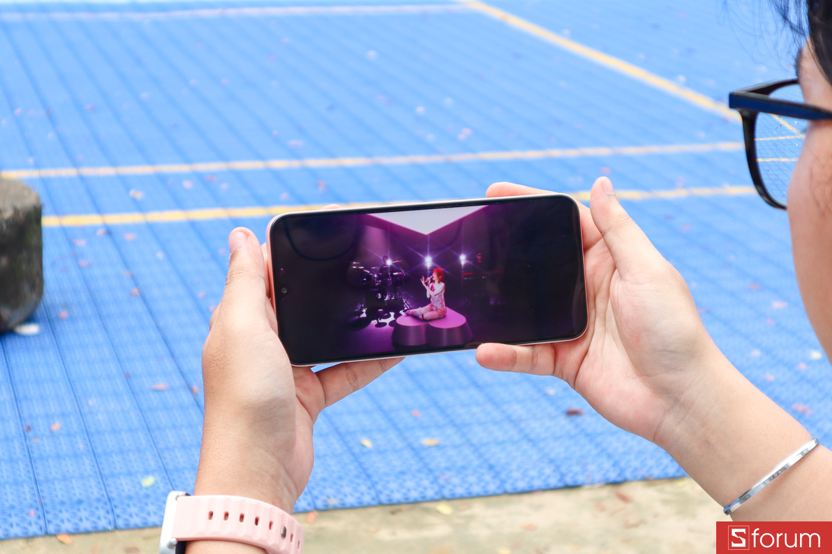 Mình đánh giá XIAOMI Redmi 15C NFC có chất lượng hiển thị ổn và đủ dùng cho các tác vụ cơ bản