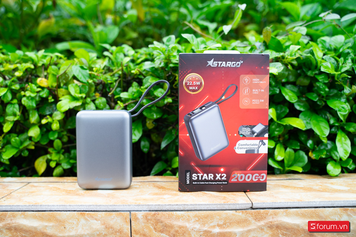 Khi mở hộp, bên trong sẽ bao gồm 1 pin sạc dự phòng StarGO Star X2, 1 sách hướng dẫn sử dụng và 1 phiếu bảo hành.