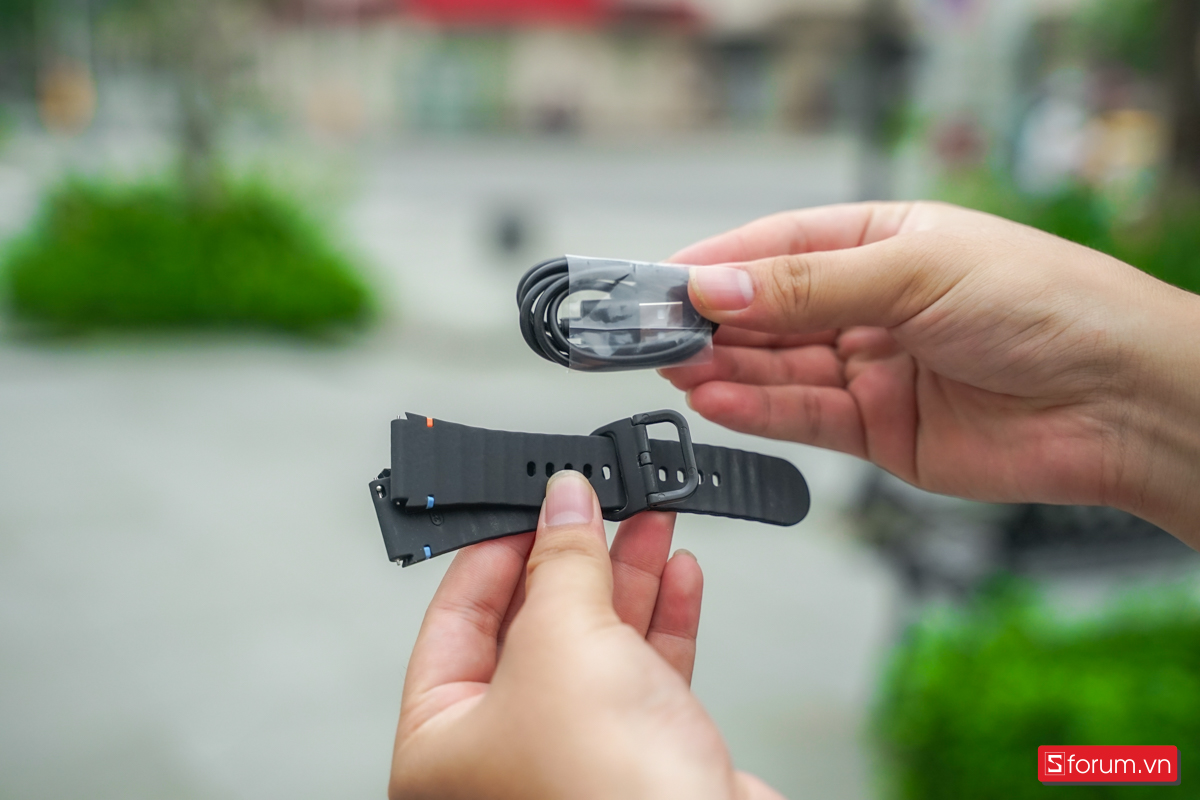 Bên trong hộp Aurafit cũng trang bị cho người dùng những phụ kiện cần thiết