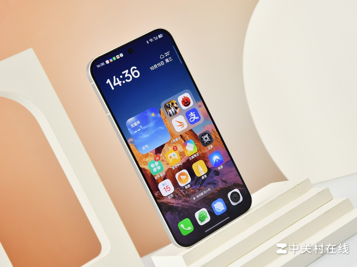 Bên cạnh chất lượng hình ảnh, realme còn tích hợp cảm biến vân tay siêu âm bên dưới màn hình