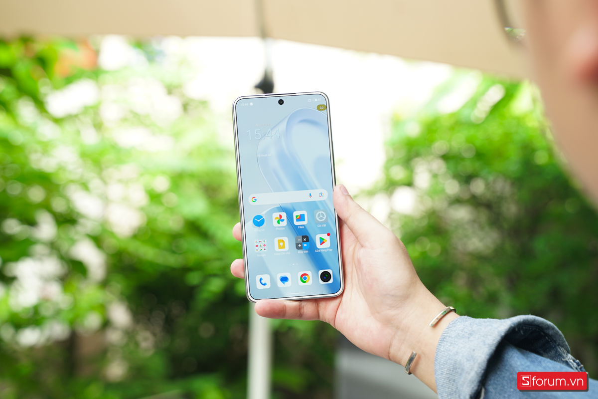 Flyme OS cũng không cho bạn tùy biến sâu hơn về các chủ đề của màn hình, các ứng dụng như bộ sưu tập, danh bạ,...