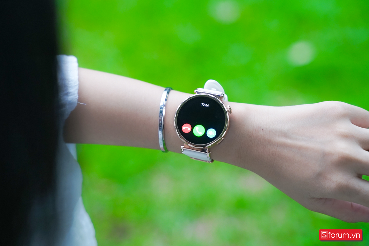 Trong quá trình trên tay Aurafit Ella 4, mình đánh giá cao khả năng nhận thông báo của Ella 4