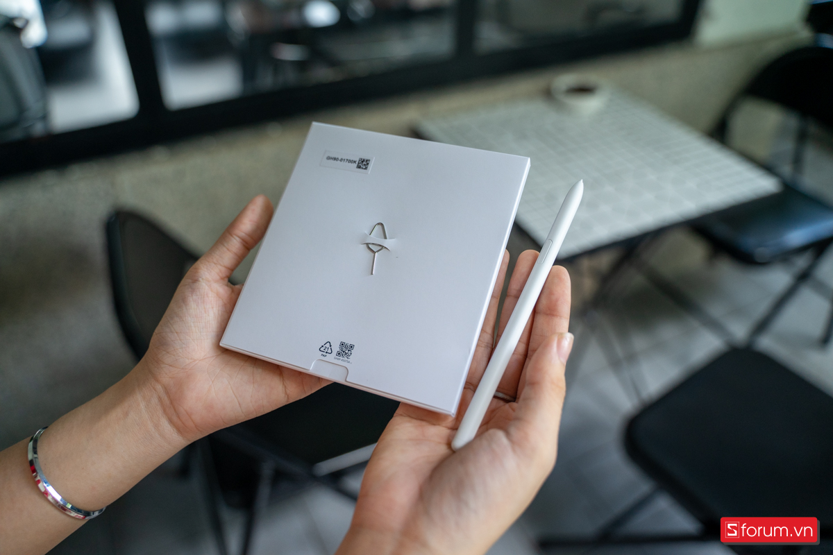 Phụ kiện đi kèm của Samsung Galaxy Tab S10 Lite