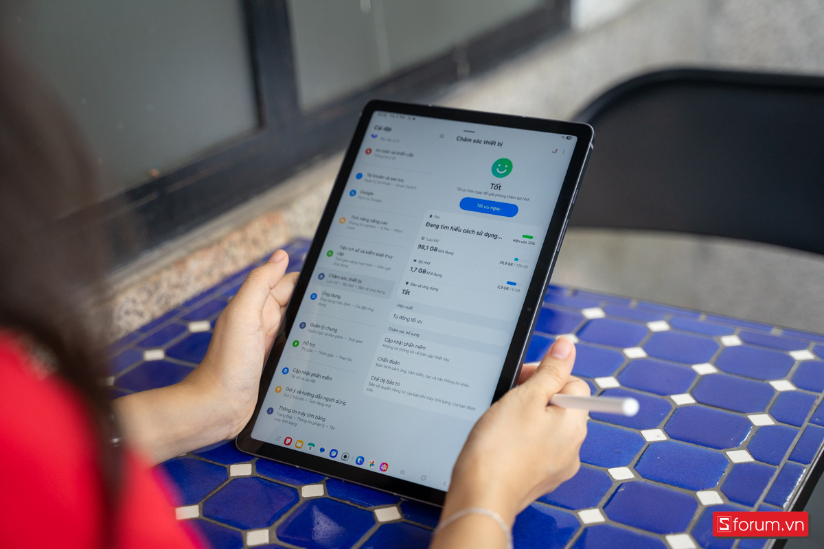 Ngoài ra, Samsung Galaxy Tab S10 Lite được trang bị RAM 6GB, giúp đa nhiệm mượt mà và ít gián đoạn